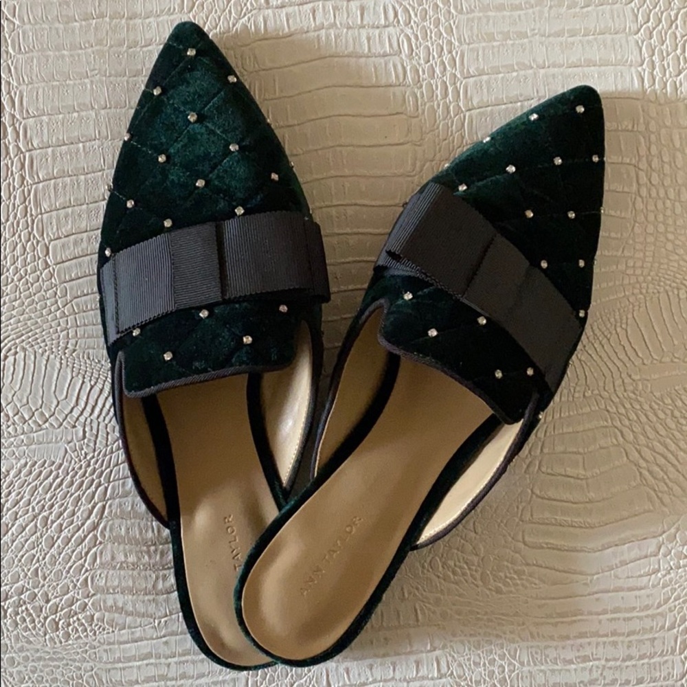 Ann Taylor slides size 8